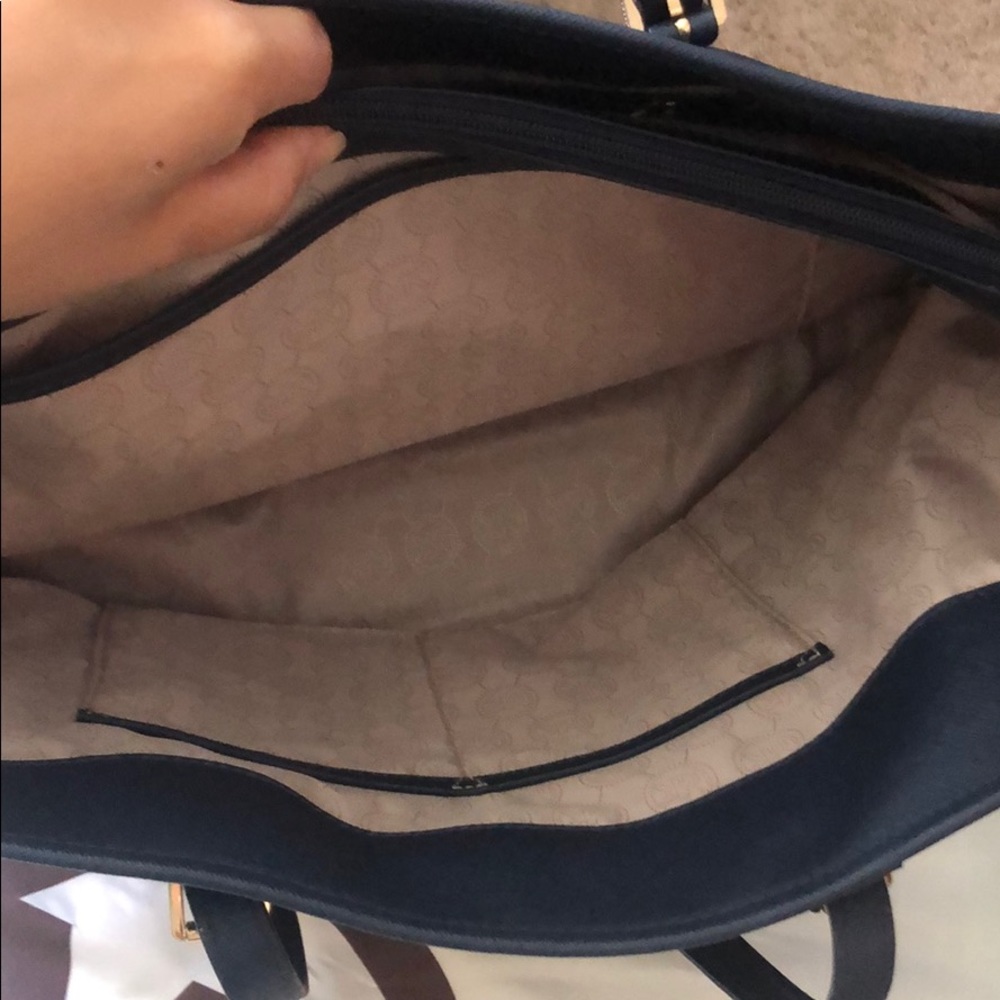 MICHAEL Michael Kors Jet Set Travel Large Saffiano Leather Top-Zip Tote Navy Blu - Picture 6 of 10